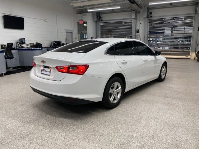 2023 Chevrolet Malibu LS photo 3