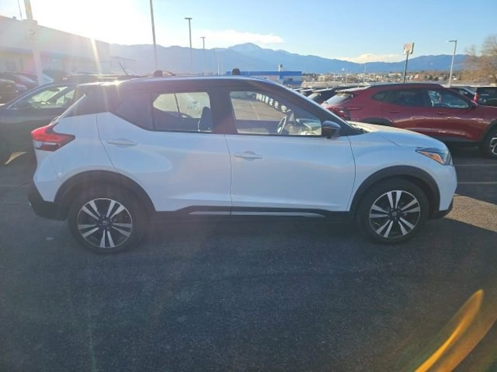 Used 2018 Nissan Kicks SR SUV