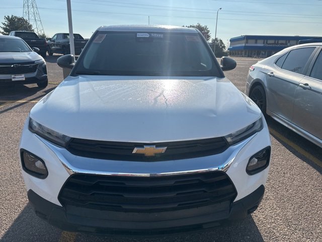 2023 Chevrolet Trailblazer LS photo 2