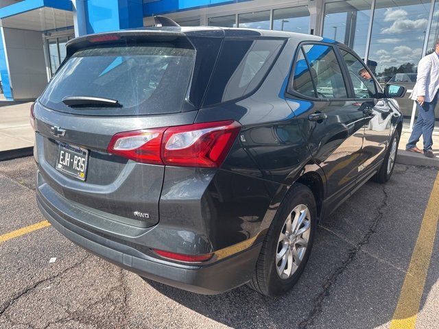 2020 Chevrolet Equinox LS photo 2