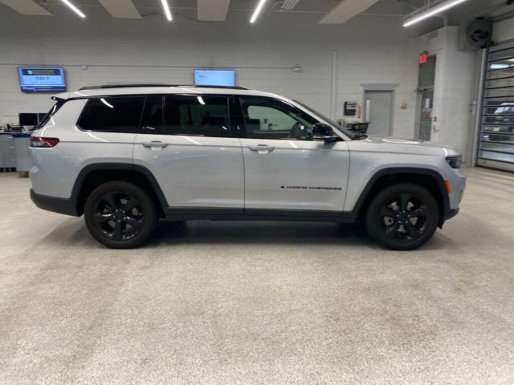 Used 2022 Jeep New Grand Cherokee Limited SUV