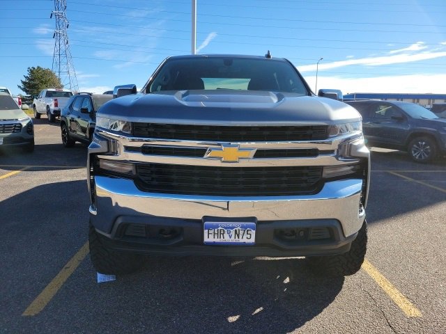 2019 Chevrolet Silverado 1500 LT photo 2