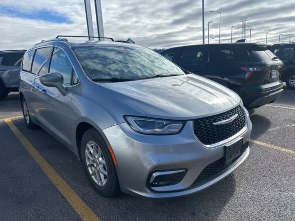 Used 2021 Chrysler Pacifica Touring L Van Passenger Van