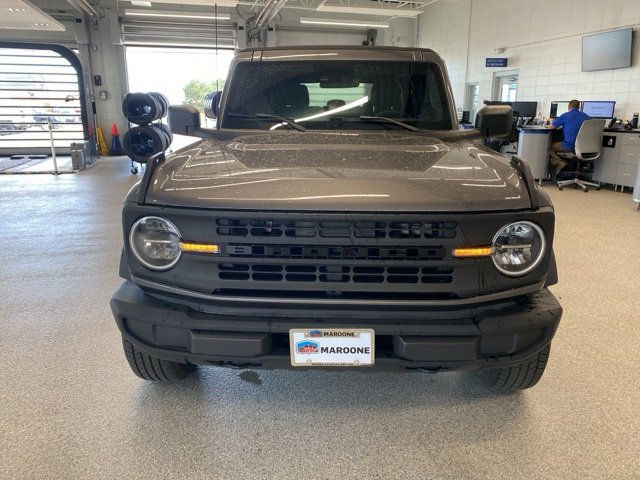 2022 Ford Bronco Base photo 2