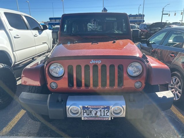 2014 Jeep Wrangler Unlimited Sahara photo 2