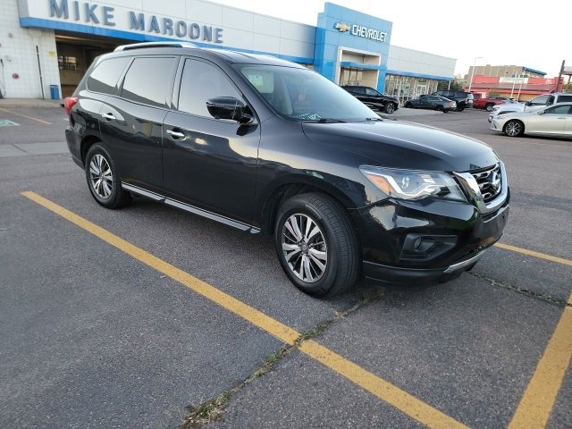 2019 Nissan Pathfinder SL photo 2