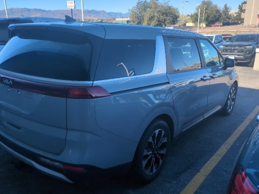 Used 2023 Kia Carnival EX MPV