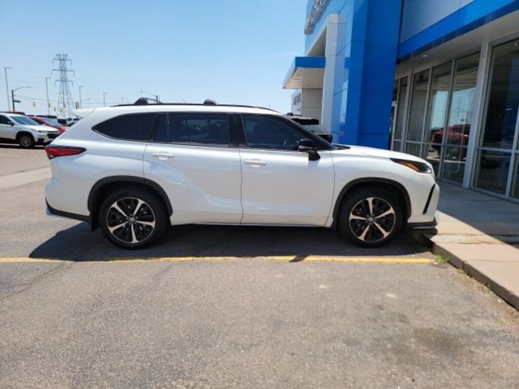 Used 2021 Toyota Highlander XSE SUV