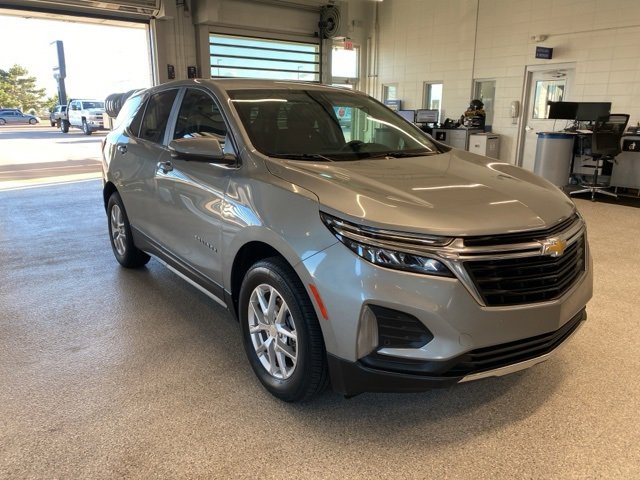 2024 Chevrolet Equinox photo 3