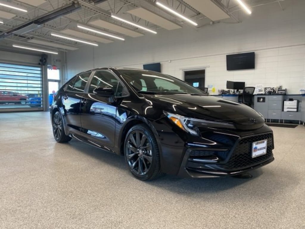 Used 2024 Toyota Corolla SE Sedan