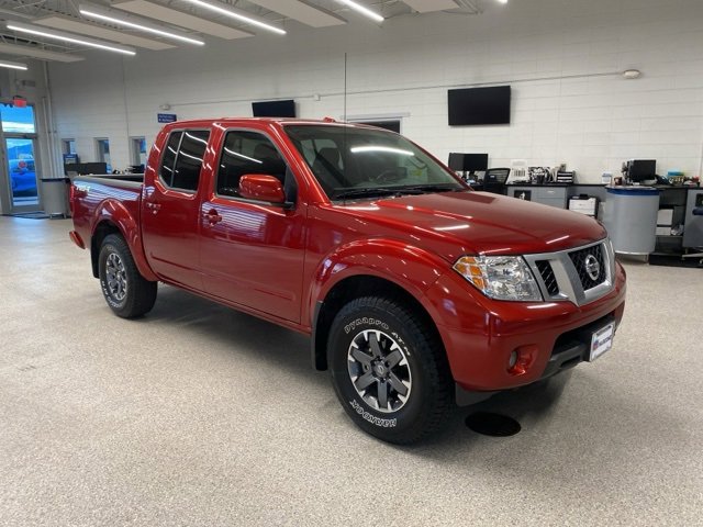 2017 Nissan Frontier PRO-4X photo 2