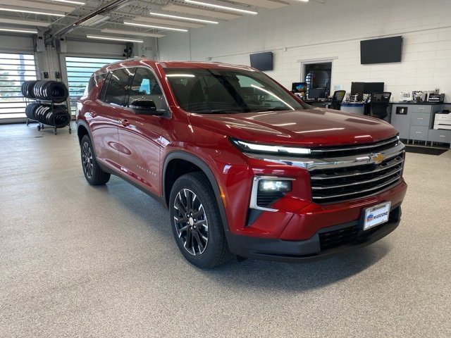 2026 Chevrolet Traverse 2LT photo 3