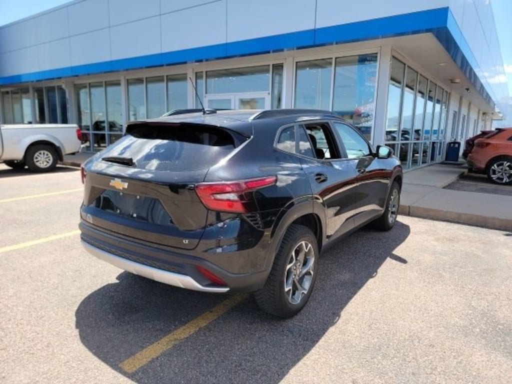 Used 2024 Chevrolet Trax LT SUV