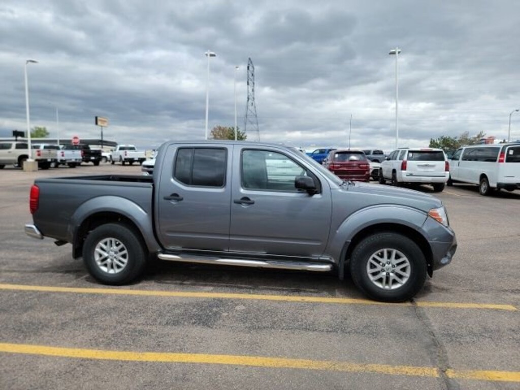Used 2017 Nissan Frontier SV Truck Crew Cab