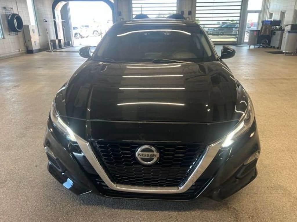 Used 2020 Nissan Altima 2.0 SR Sedan