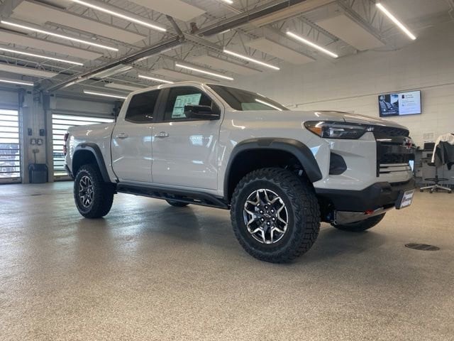 2026 Chevrolet Colorado ZR2 - Photo 3
