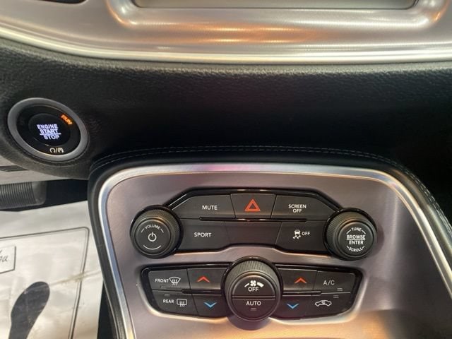 2022 Dodge Challenger SXT - Photo 19