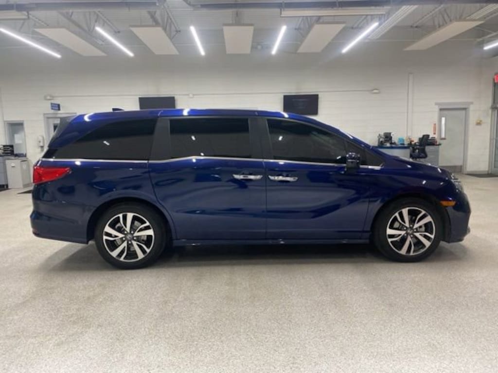 Used 2024 Honda Odyssey Touring Van