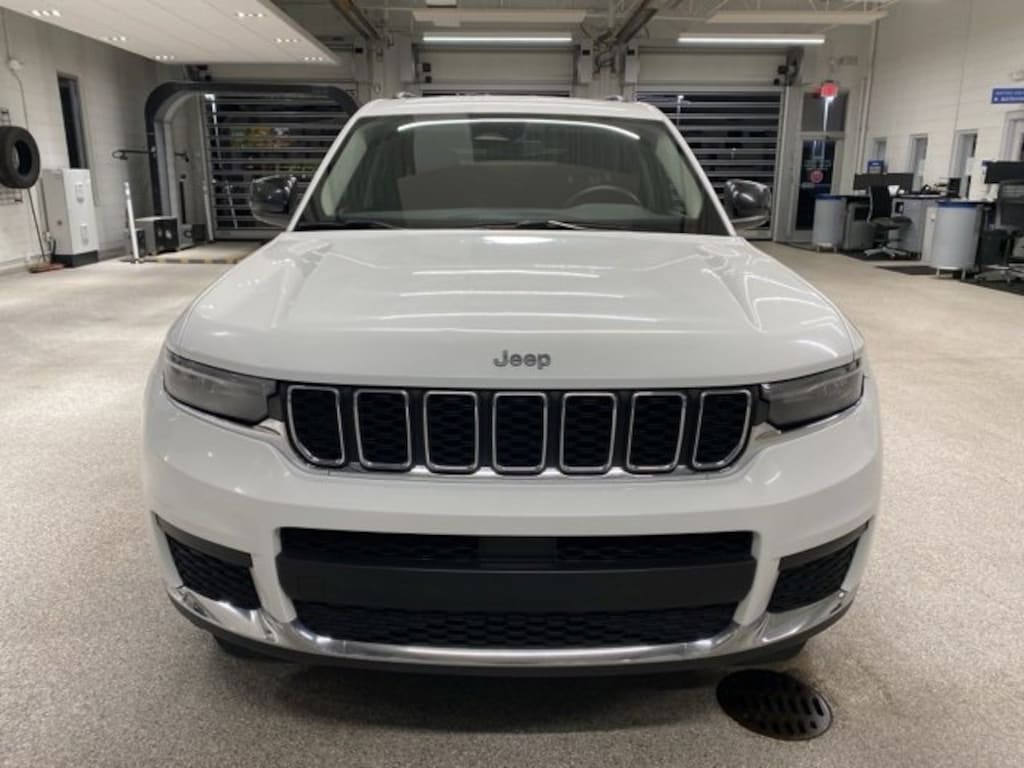 Used 2023 Jeep Grand Cherokee L Laredo SUV