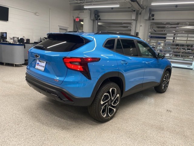 2025 Chevrolet Trax photo 3