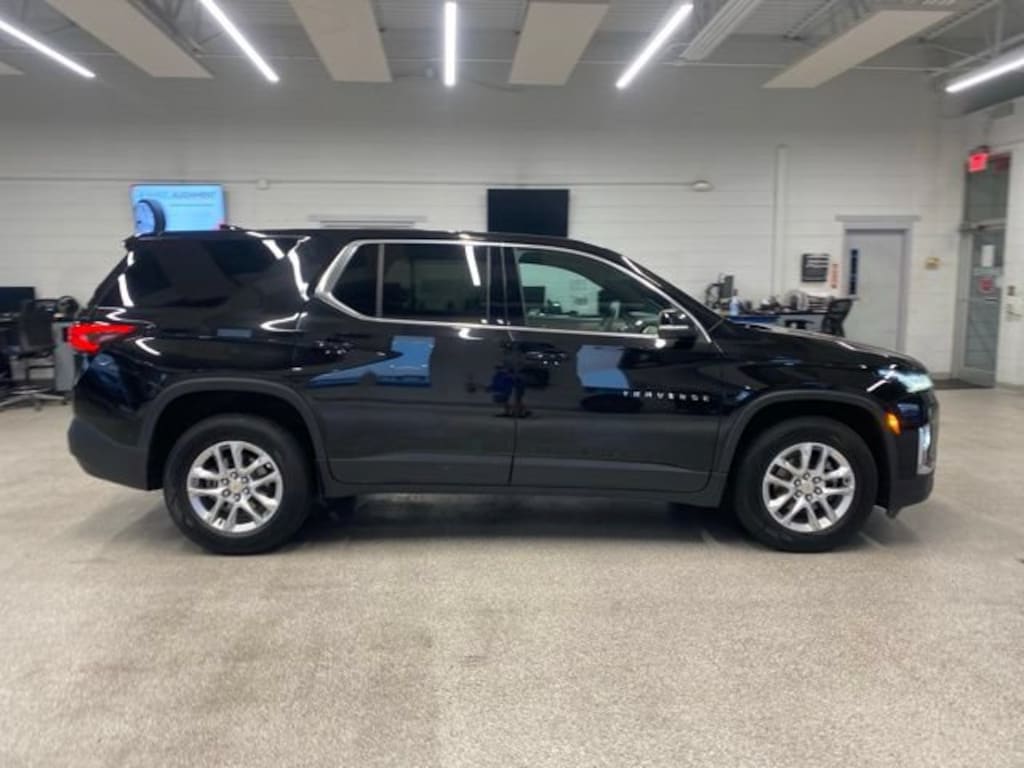 Used 2023 Chevrolet Traverse LS w/1FL SUV