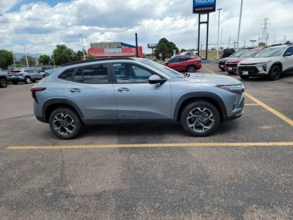 Used 2024 Chevrolet Trax LT SUV
