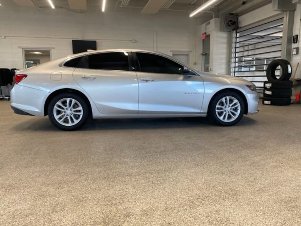 Used 2017 Chevrolet Malibu LT w/1LT Sedan