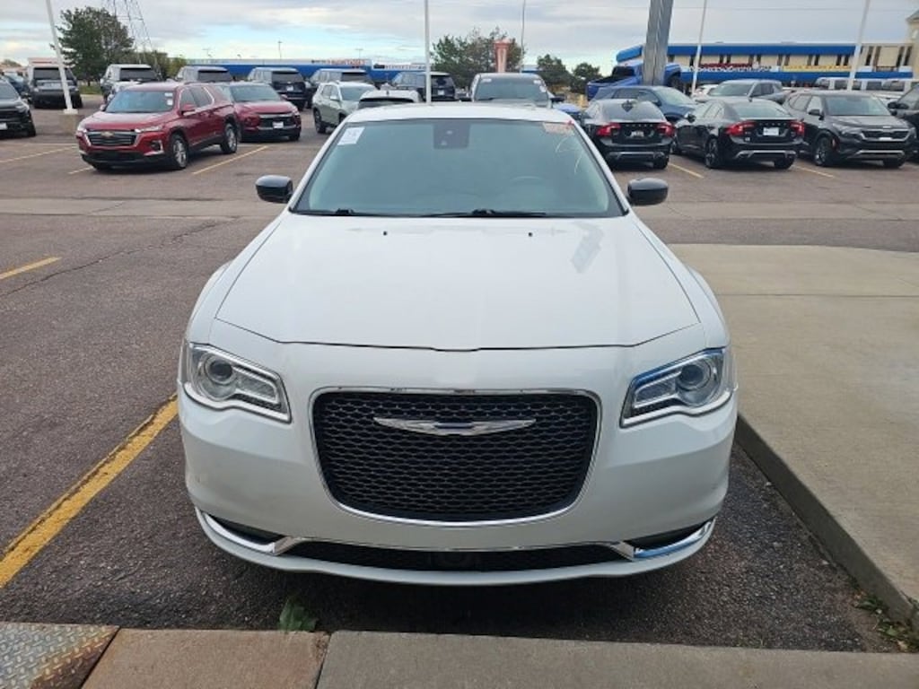 Used 2017 Chrysler 300C Base Sedan
