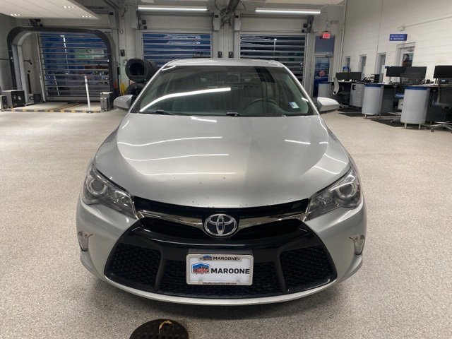 2015 Toyota Camry XLE photo 2
