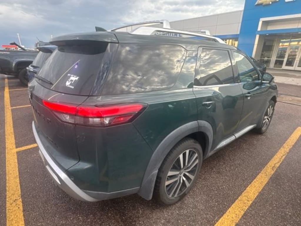 Used 2023 Nissan Pathfinder Platinum SUV