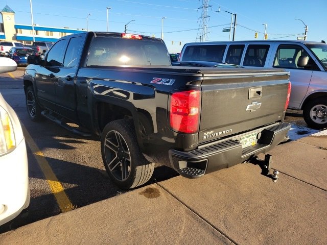 2017 Chevrolet Silverado 1500 LT photo 4