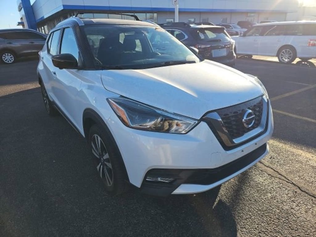 Used 2018 Nissan Kicks SR SUV
