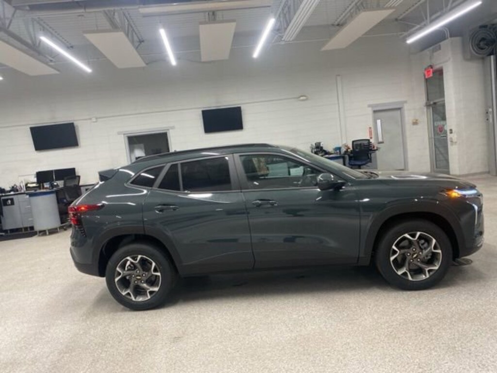 New 2026 Chevrolet Trax LT SUV