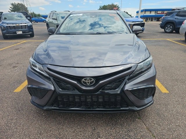2022 Toyota Camry SE photo 2
