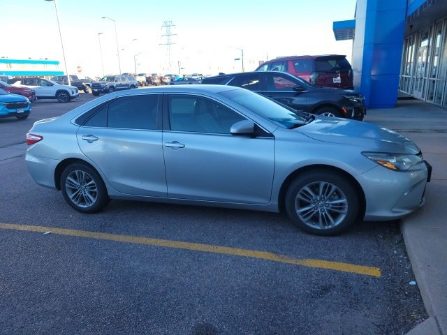 2015 Toyota Camry XLE photo 4
