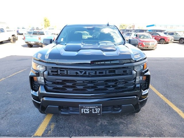 2025 Chevrolet Silverado 1500 Custom Trail Boss photo 2