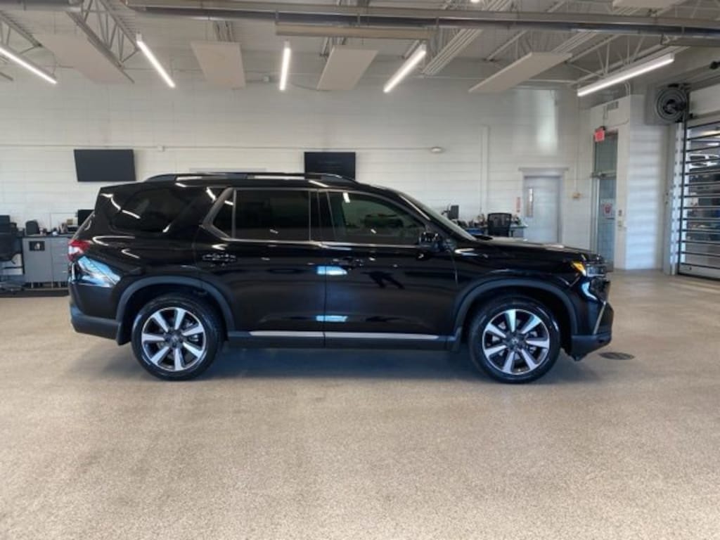 Used 2024 Honda Pilot Touring SUV