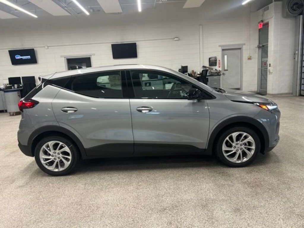 New 2027 Chevrolet Bolt LT SUV