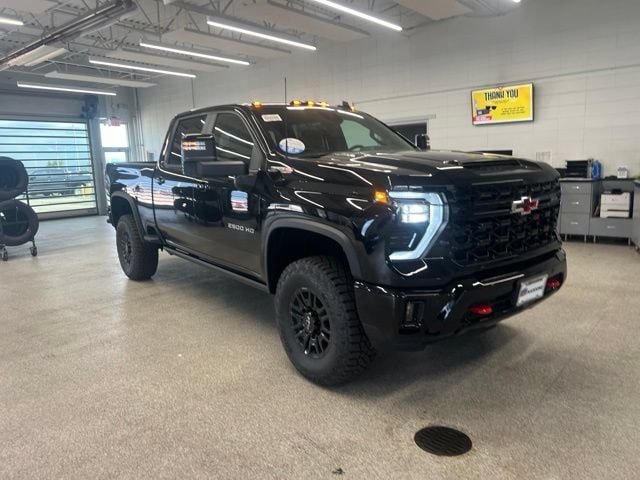 2026 Chevrolet Silverado 2500 HD ZR2 - Photo 3