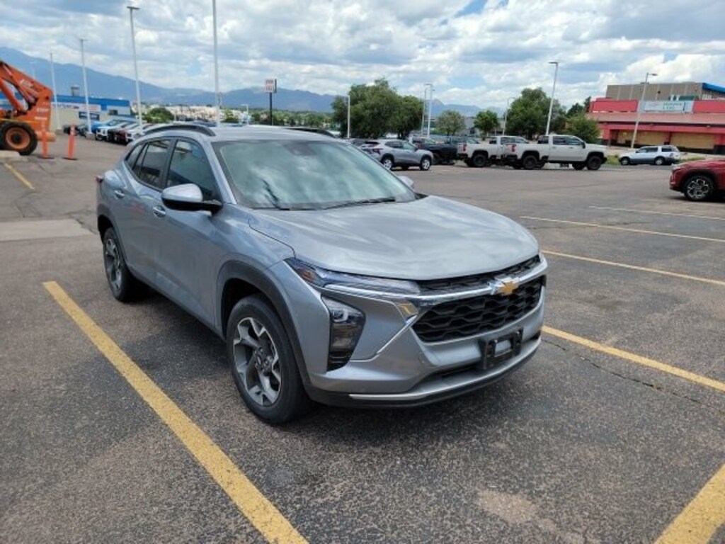 Used 2024 Chevrolet Trax LT SUV