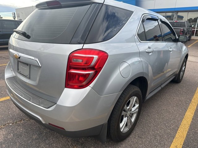 2017 Chevrolet Equinox LS photo 2