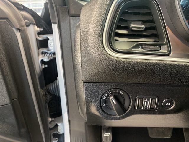 2022 Dodge Challenger SXT - Photo 10