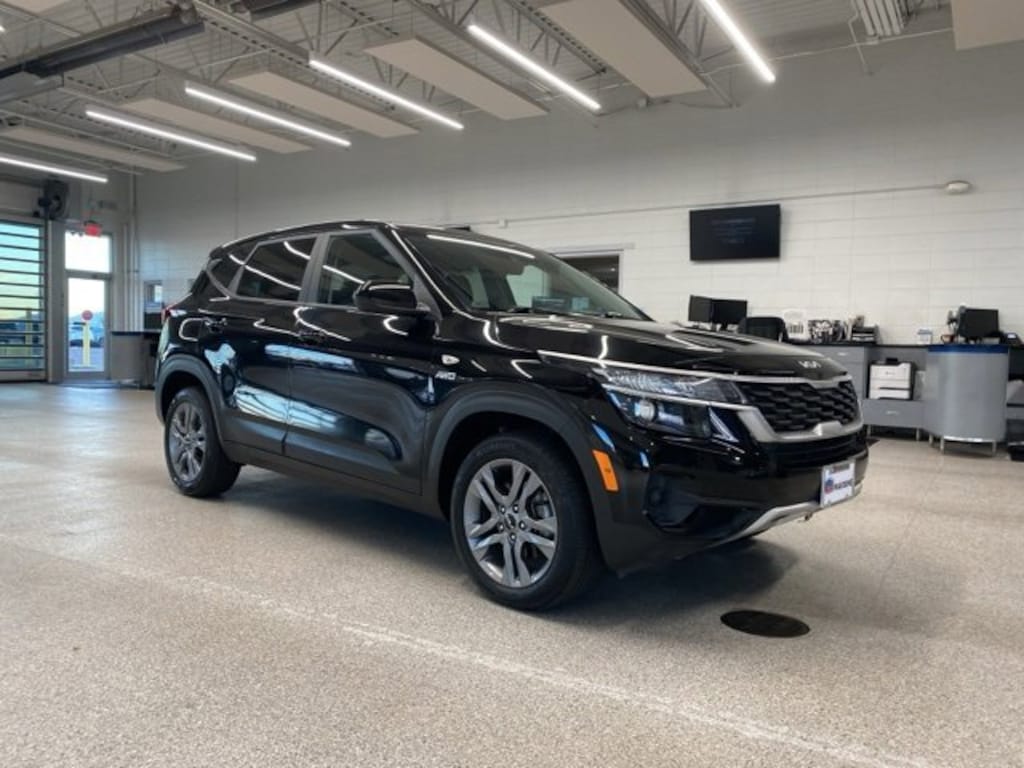 Used 2023 Kia Seltos LX SUV