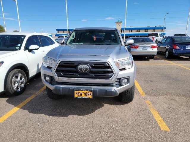 2019 Toyota Tacoma SR5 V6 photo 2