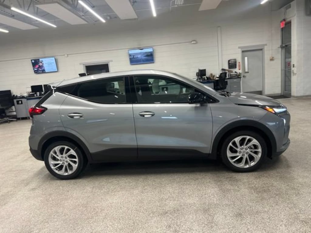 New 2027 Chevrolet Bolt LT SUV