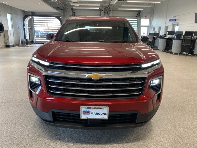 2026 Chevrolet Traverse 2LT photo 2