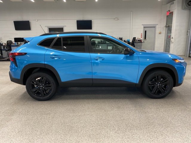 2025 Chevrolet Trax ACTIV photo 2