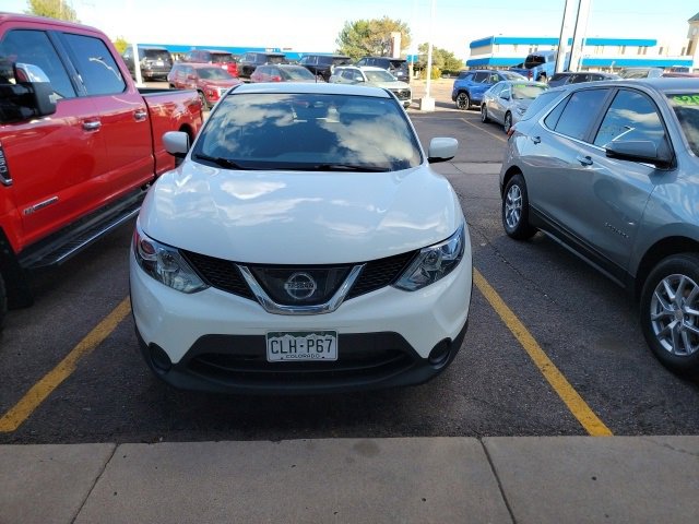 2019 Nissan Rogue Sport S photo 2