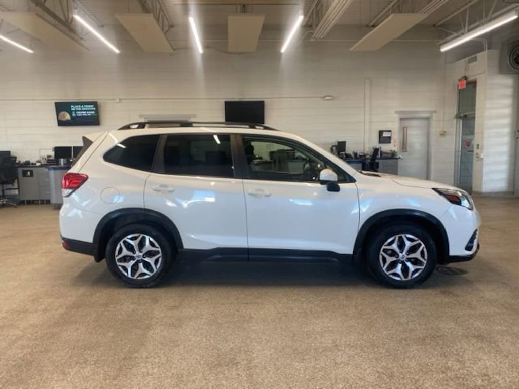 Used 2023 Subaru Forester Premium SUV