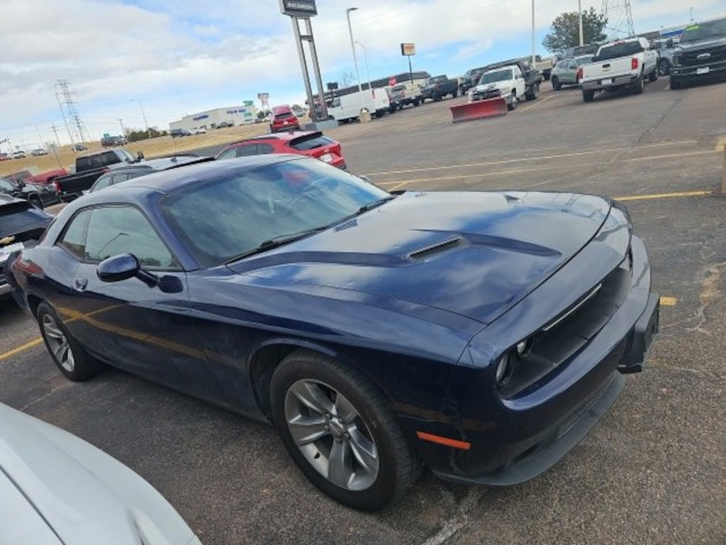 Used 2016 Dodge Challenger SXT Coupe